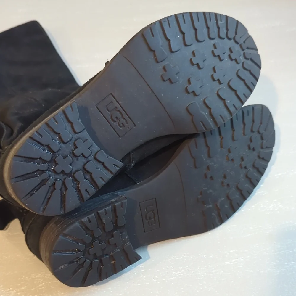 UGG Leigh Riding Boots Black Suede‎ size 7.5